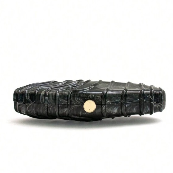 Textured irregular shape acrylic clutch purse - Picture 3 of 7